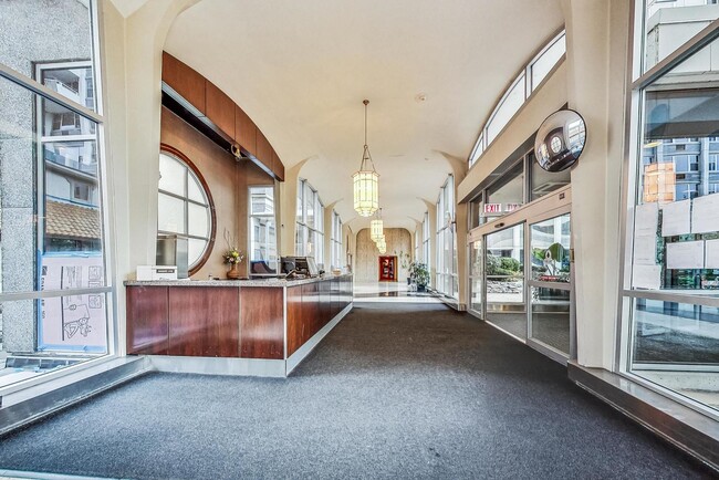Photo - 4250 N Marine Dr Unit 1222