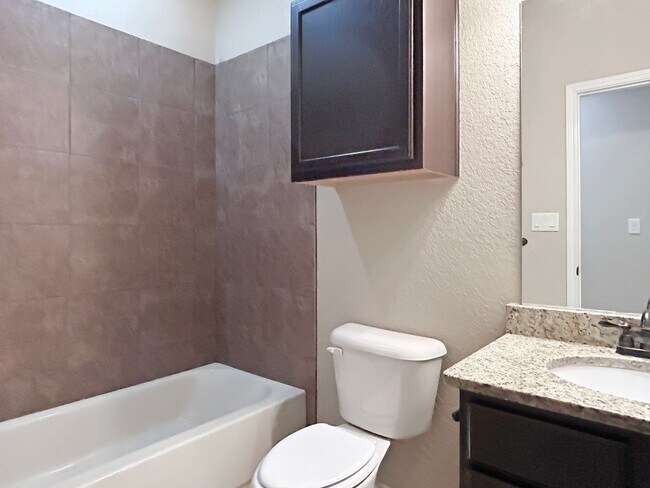 Photo - Beautiful Duplex Home In New Braunfels