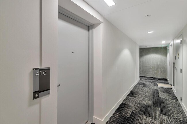 Photo - 1075 Market St