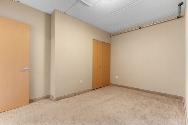 E Street Flats - Student Housing
