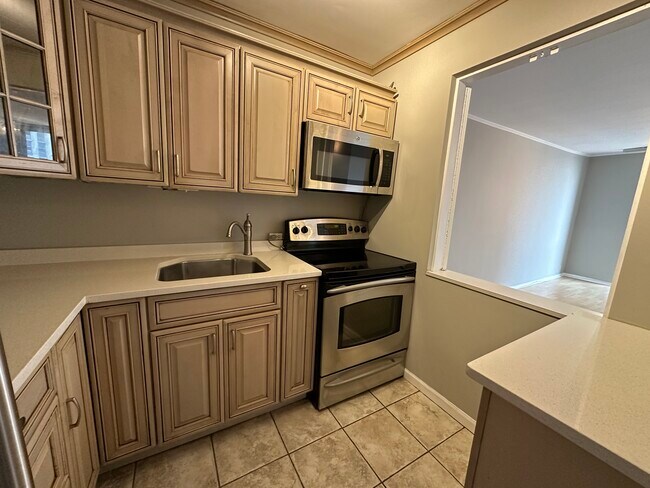 Photo - 2650 N Lakeview Ave Unit 1304