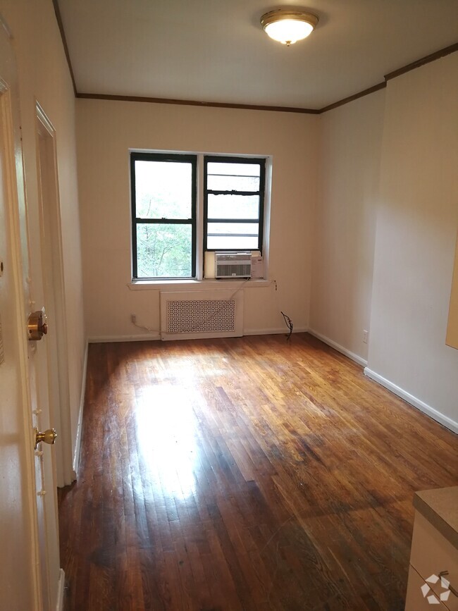 Building Photo - 156 W 95th St Unit 3B Rental