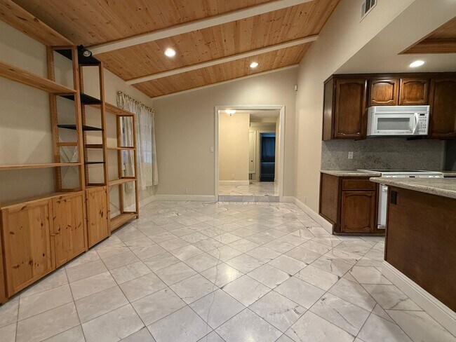 Photo - Spacious South San Jose Home with 3 Bedrooms and Sunroom!