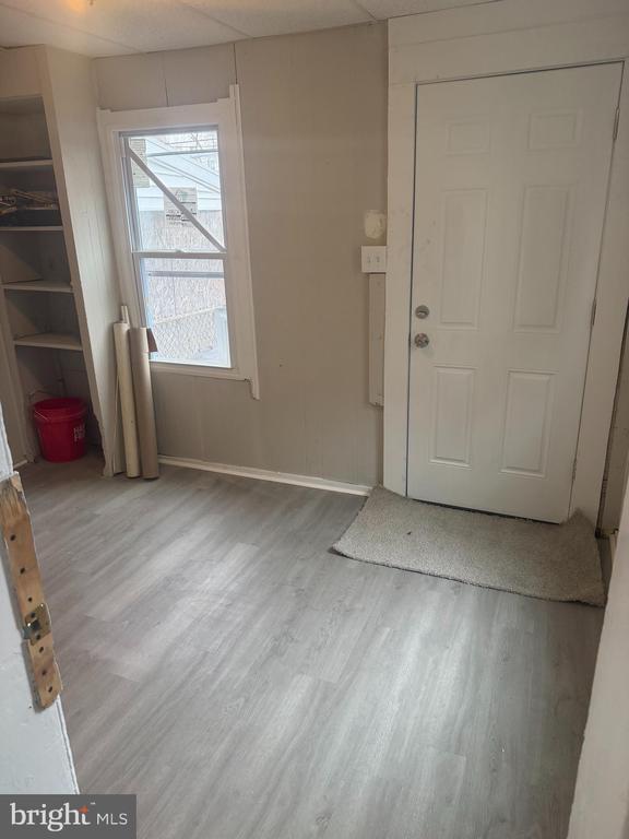 Photo - 518 Chain St