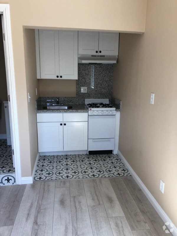Building Photo - 932 W Highland St Rental