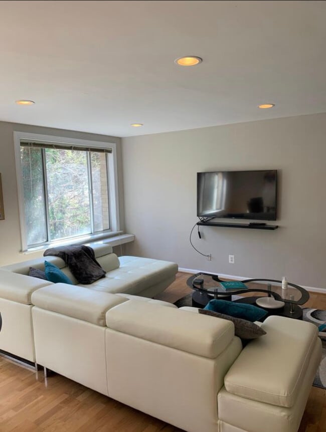 Photo - 1730 Arlington Blvd Unit 307