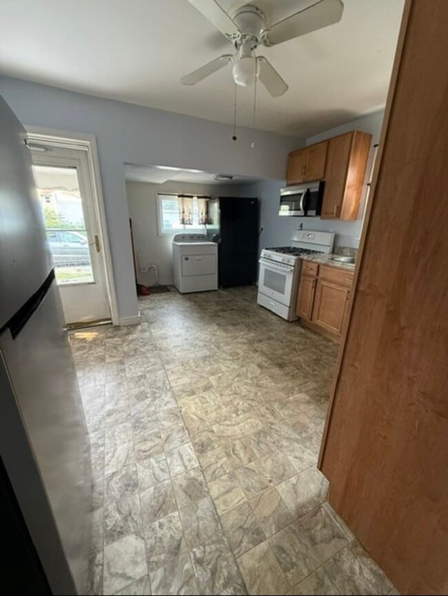 Photo - 593 Plank Rd