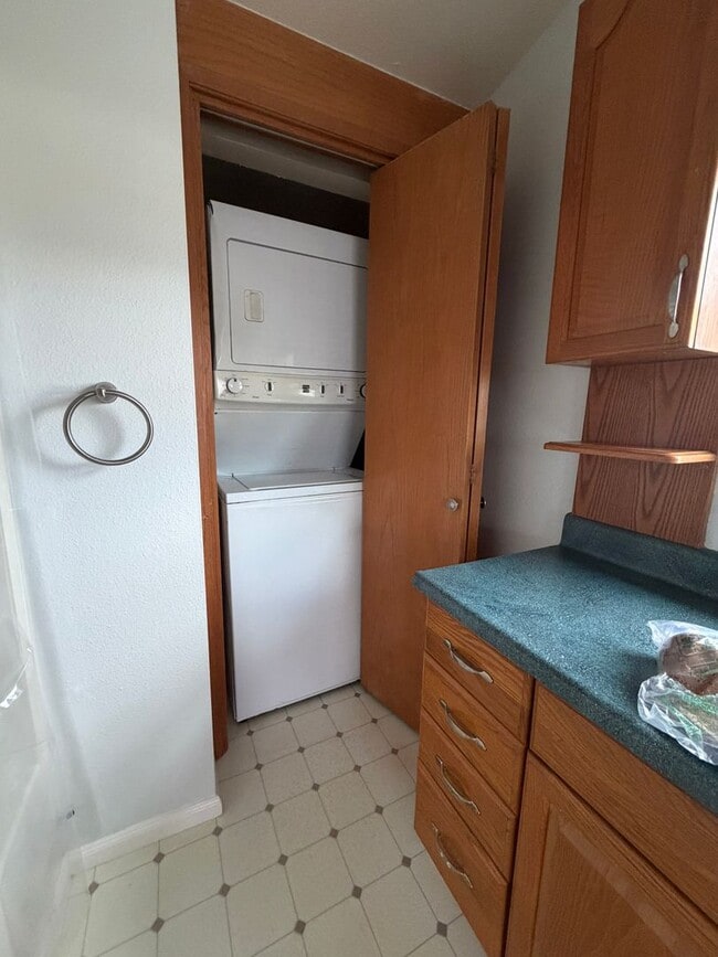 1018 W Main