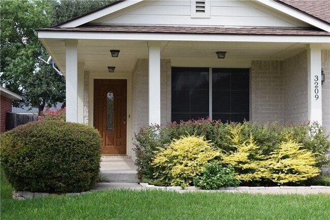 Photo - 3209 Port Anne Way