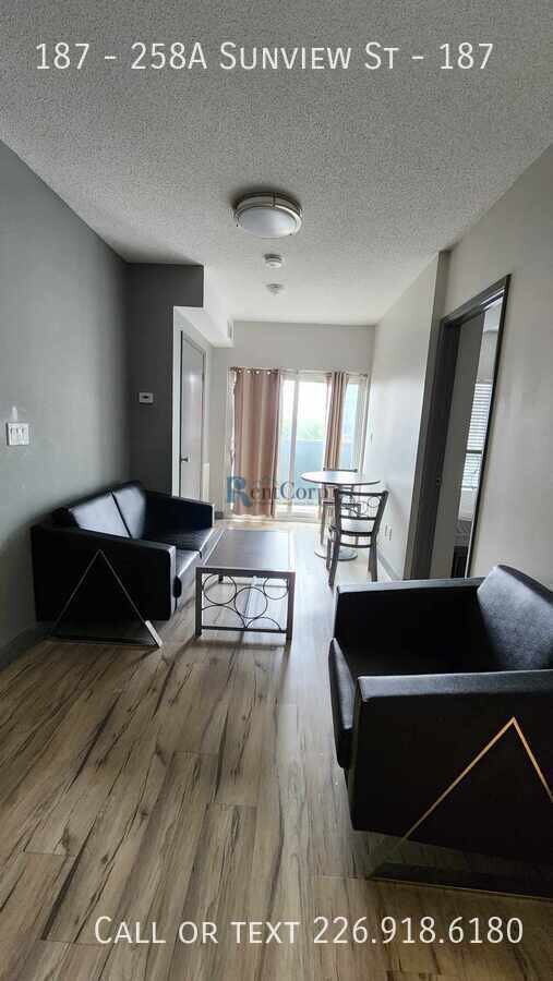 Photo - 258A-258A Sunview St