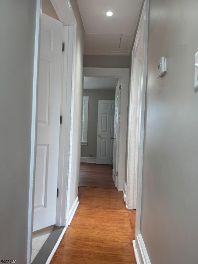 Photo - 375 Tower St