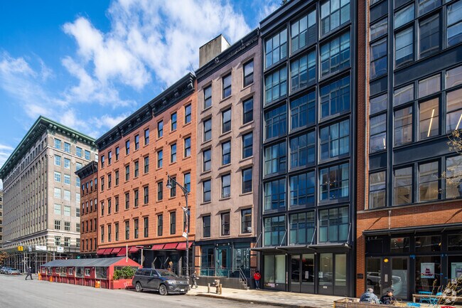 Photo - 405 Greenwich St