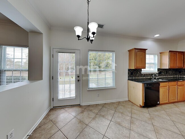 Photo - 2005 Brook Valley Run