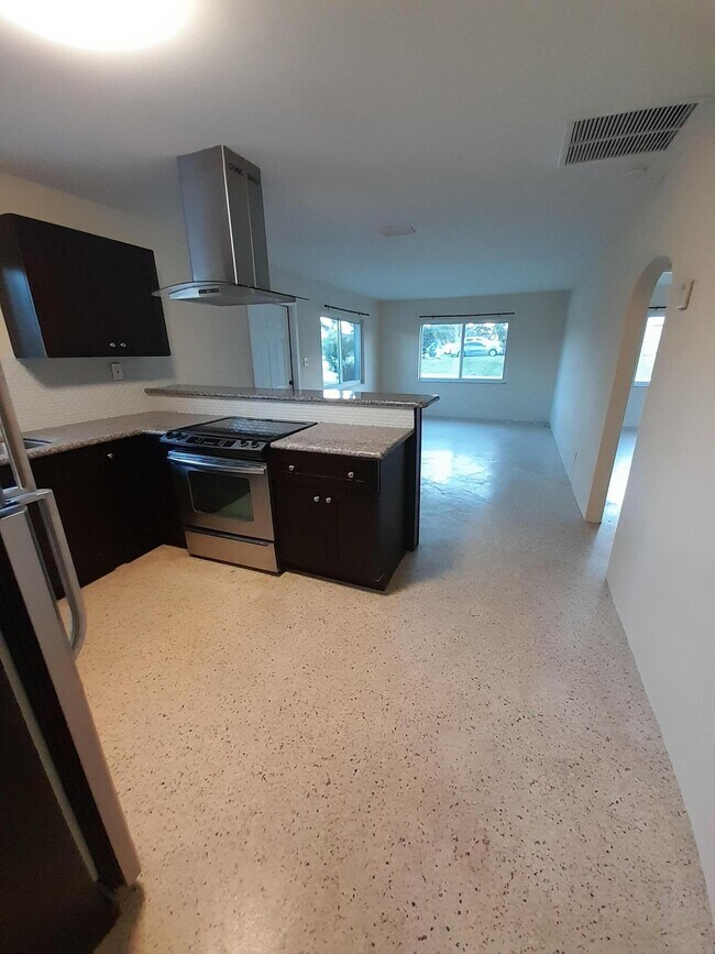 Photo - 145 SW 8th Ave