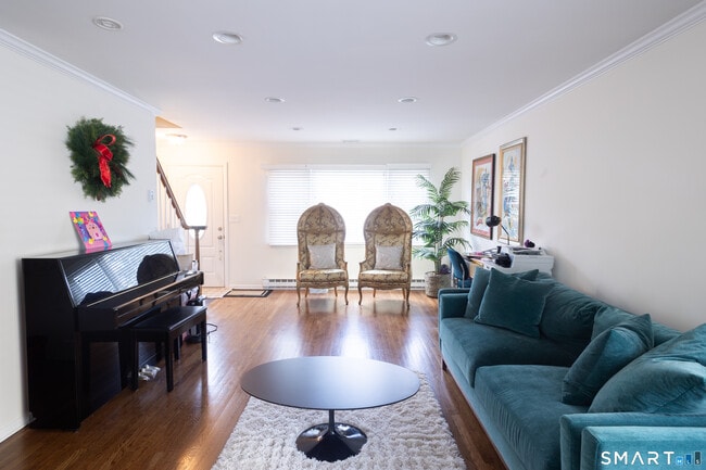 Photo - 31 Hollow Wood Ln