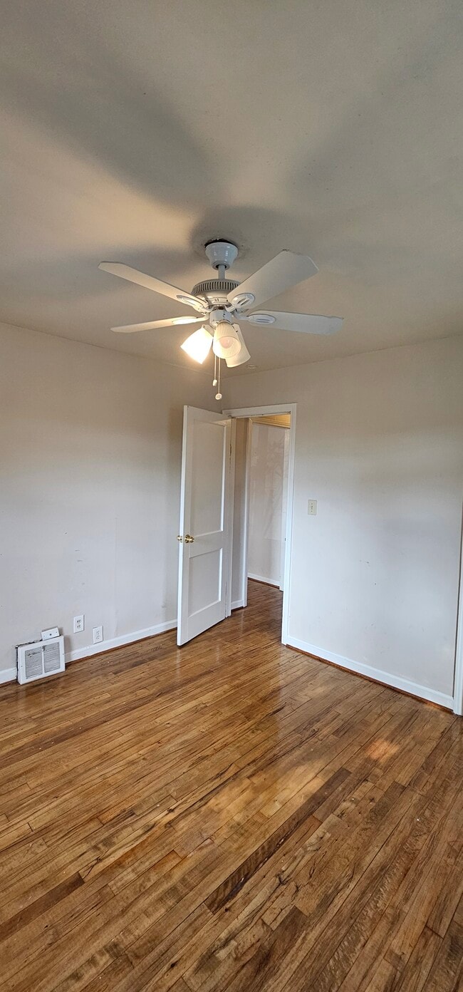 Photo - 4504 Terrace St