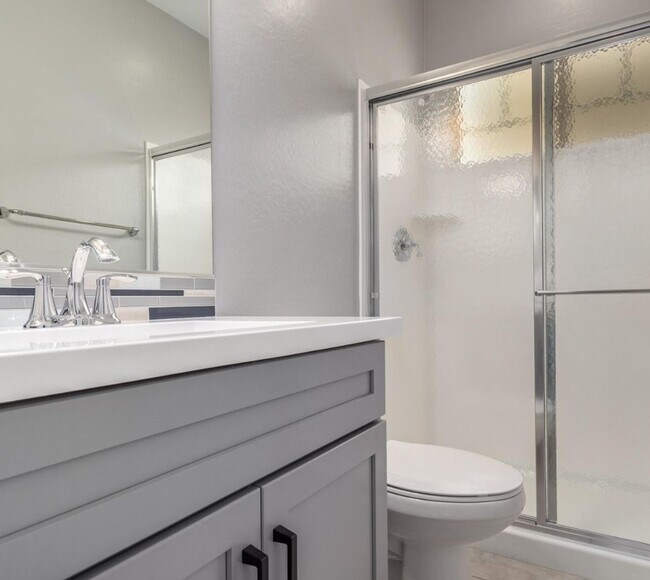 Photo - 1099 N 70th Way
