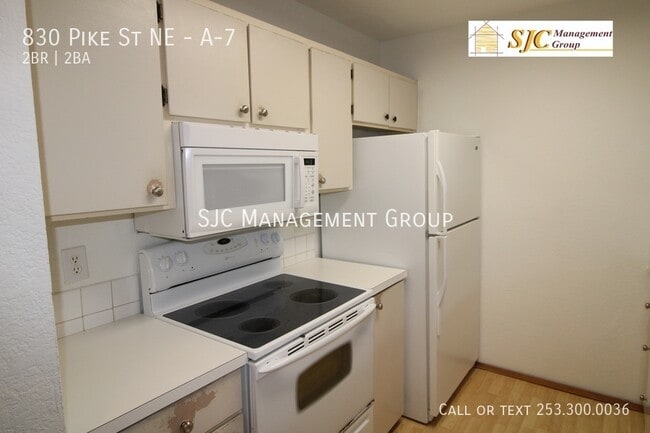 Photo - 830 Pike St NE
