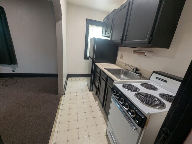 Kitchen - 713 Victoria Ave Unidad 1