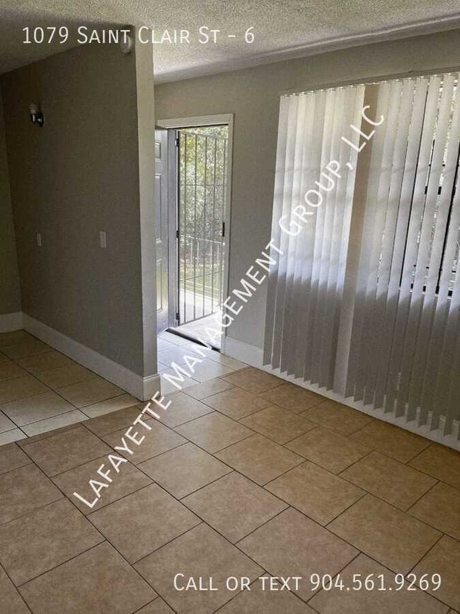Photo - 1079 St Clair St Unit 6