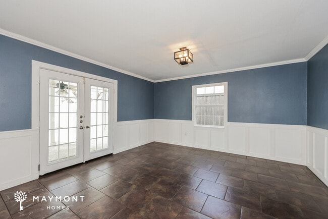 Photo - 2611 Elk Grove Rd