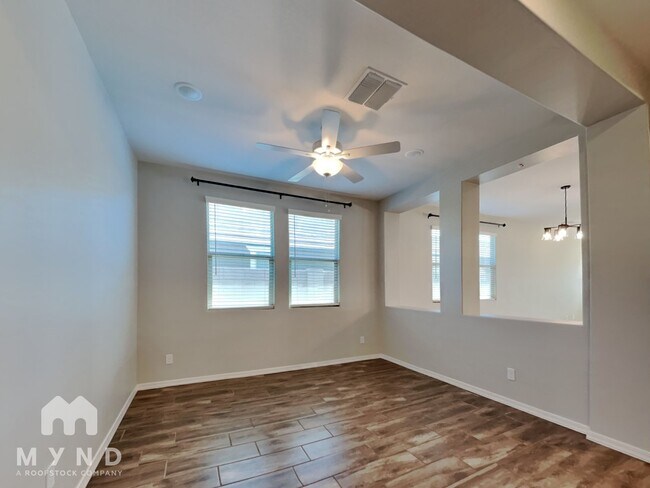 Photo - 15093 W Latham St