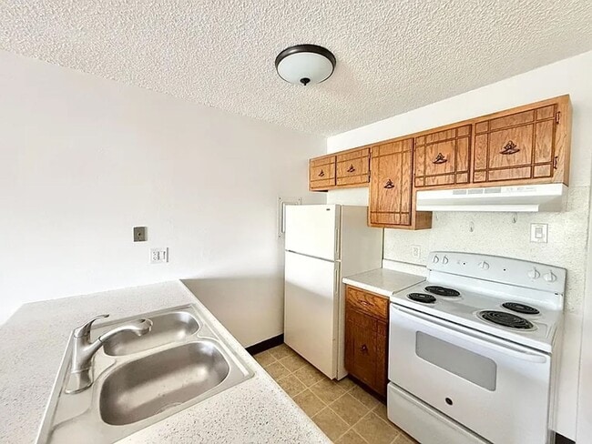 Building Photo - 1691 Moore Ave Unit 03