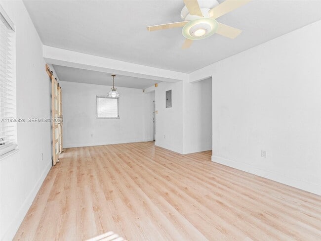 Photo - 515 SW 63rd Ave