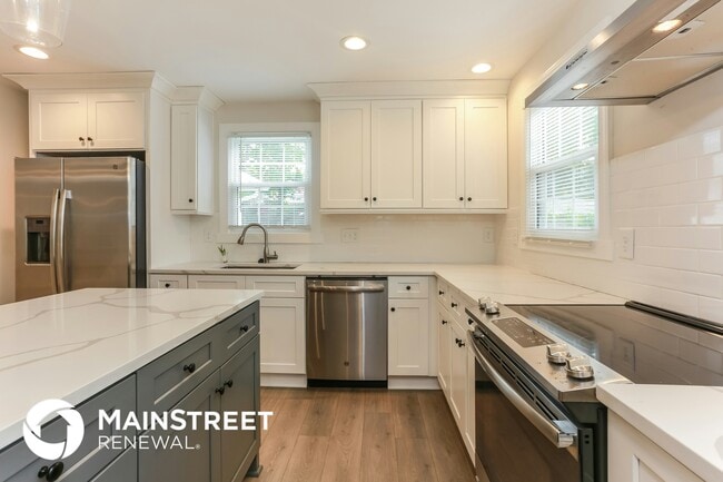 Photo - 1252 Portland Ave SE