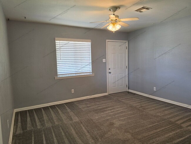 Photo - 825 Harrell St
