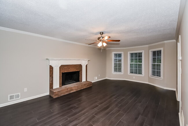 Photo - 2466 Zachary Woods Dr NW