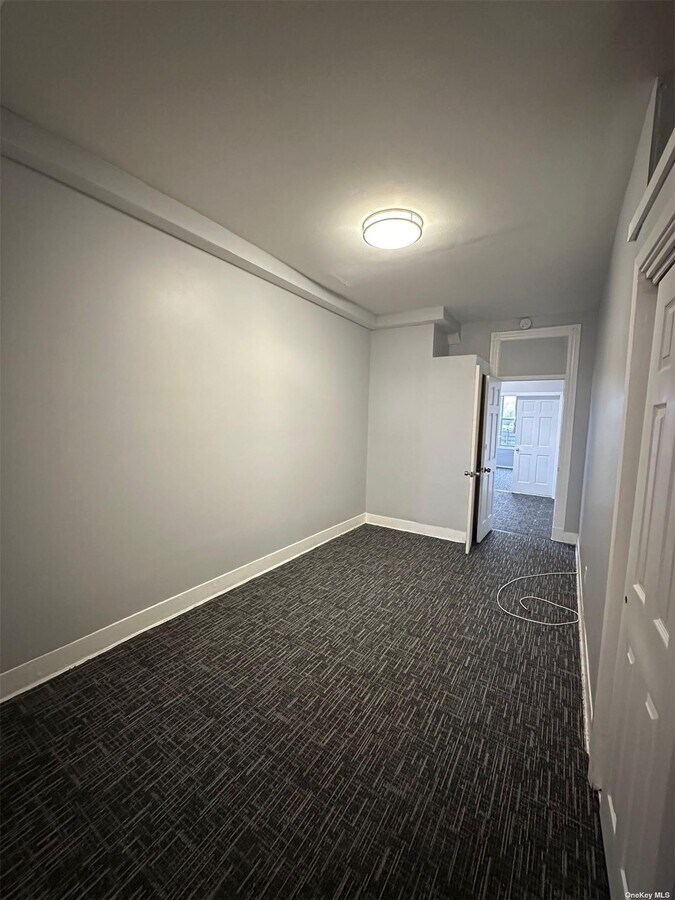 Photo - 36-12 Starr Ave Unit 3R