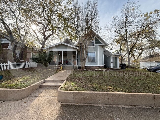 Building Photo - 224 W Hull St