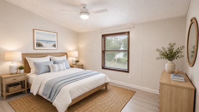 Photo - 7703 Erinwood Ct E