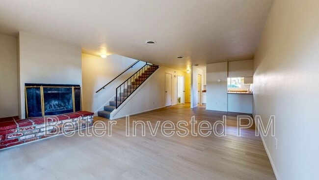 Photo - 969 Marlene St