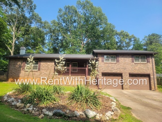 Photo - Gorgeous 3bd/2bath Brick Home/ Attention To Detail/ Upgrades Galore/ Great Location