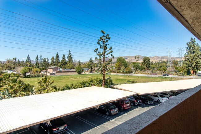 The Lodge at Porter Ranch Apartments