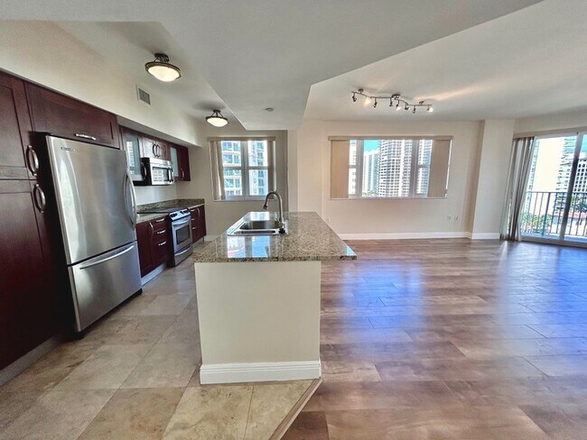 19900 E Country Club Dr