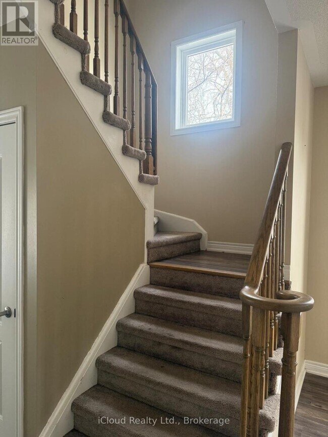 Photo - 294 Pine Ave