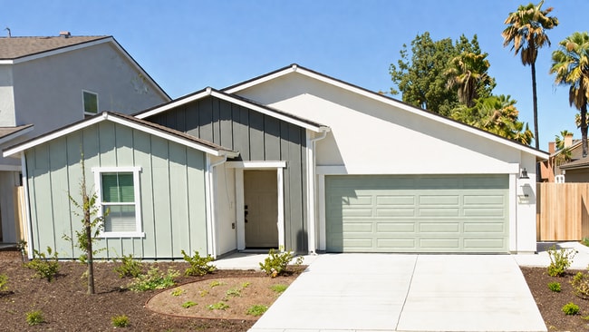 Building Photo - Upcoming 4 Bedroom Home In Madera, Ca!