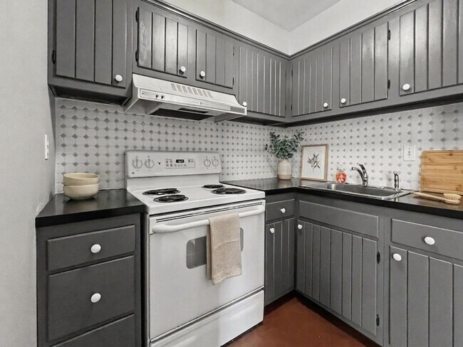 406-408  W Lafayette Street