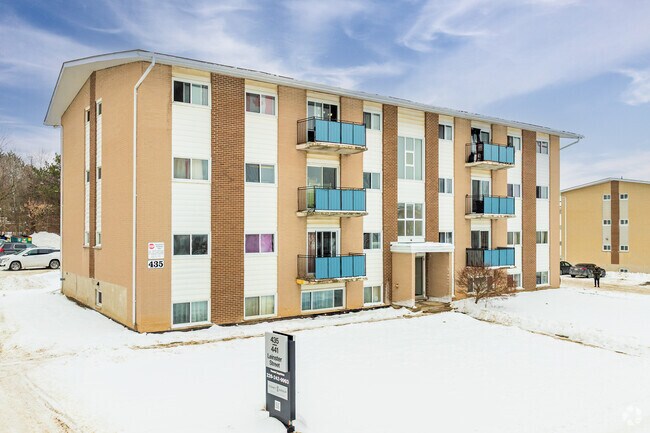 Photo - Woodford Apartments