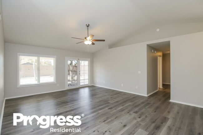 Photo - 814 N Sailors Way