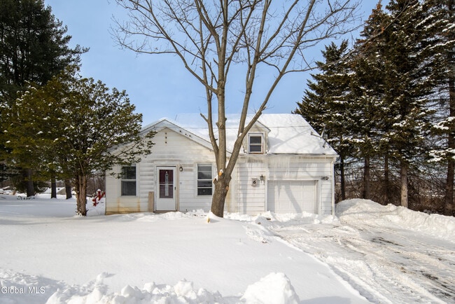 Building Photo - 6 Utica Ave