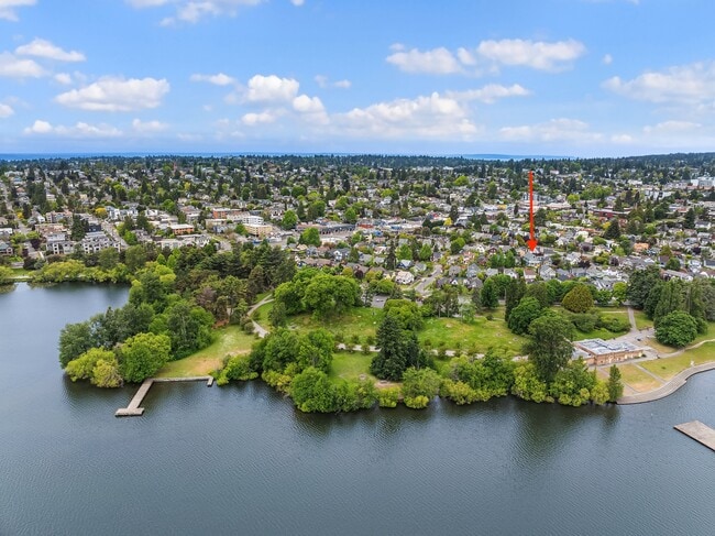 Photo - 7419 Keen Way N