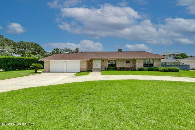 Building Photo - 221 Pablo Rd