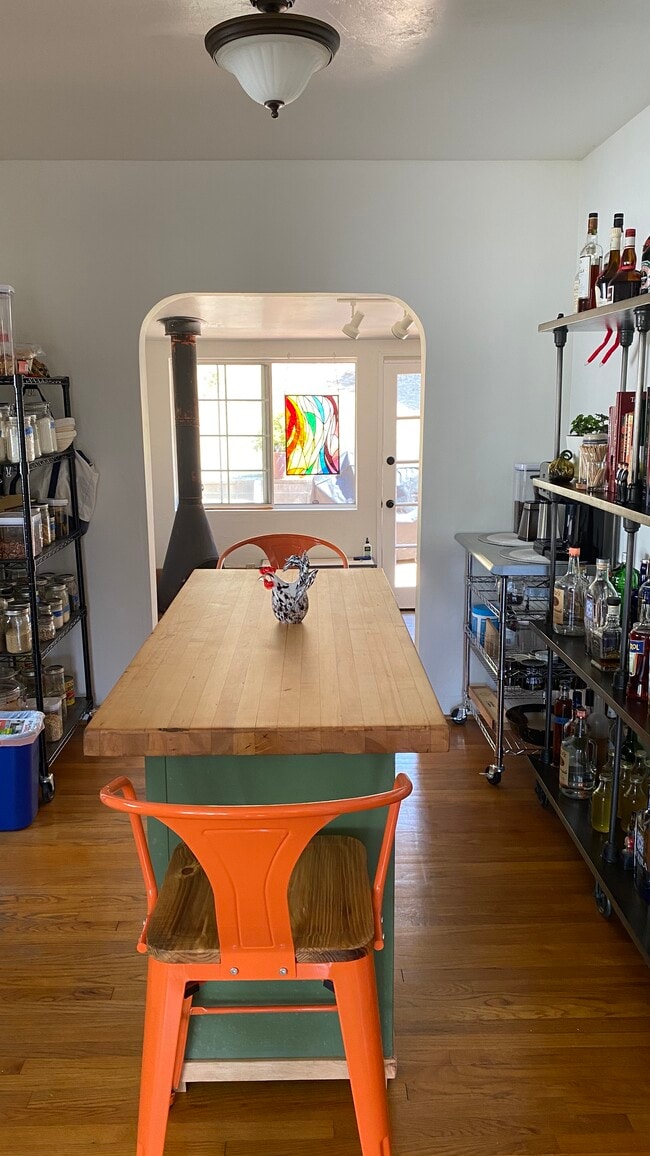 Comedor adyacente a la cocina - 5901 Vale Way Casa