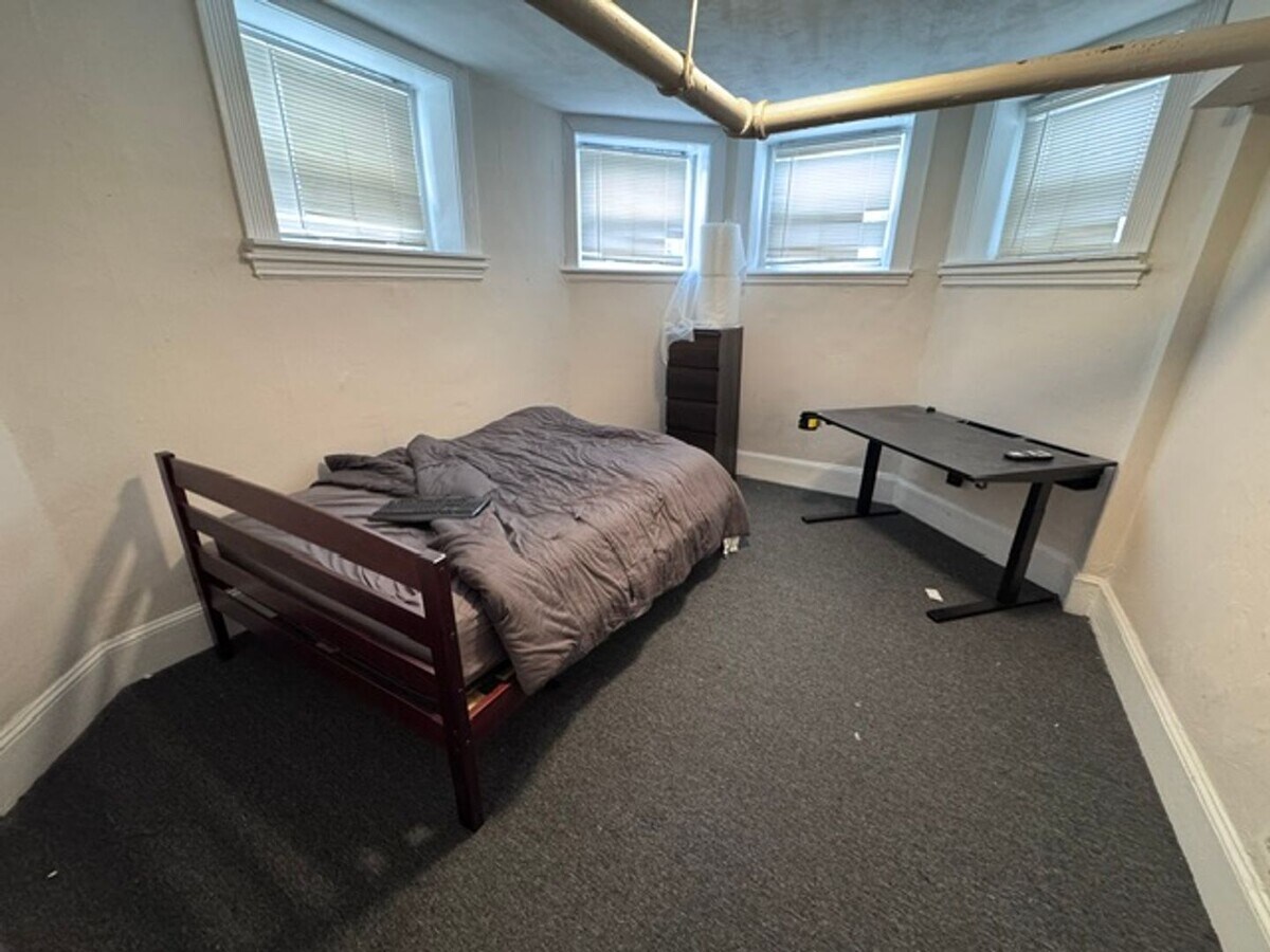 Photo - Beautiful two bedroom, heat included, dishwasher Unit #B2