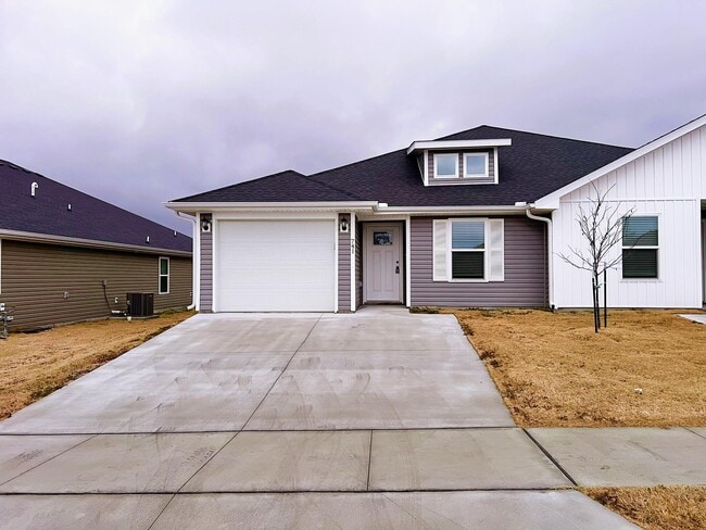 Building Photo - 741 Short Leaf Ln
