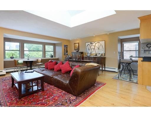 18 Arlington St Unit 52